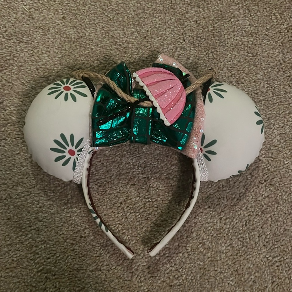 Disney haunted mansion Mickey ears